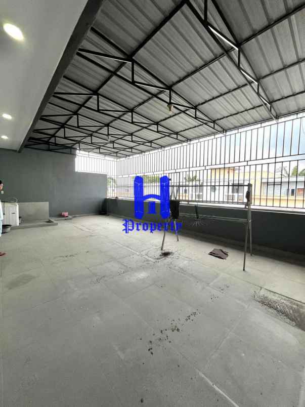 dijual rumah komplek graha metropolitan