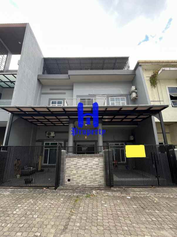 dijual rumah komplek graha metropolitan