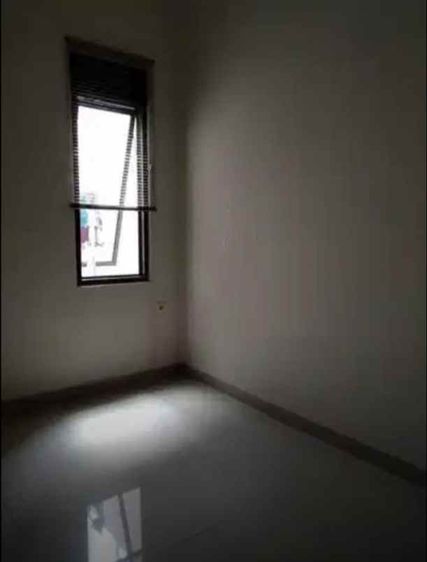 dijual rumah komplek grand sharon