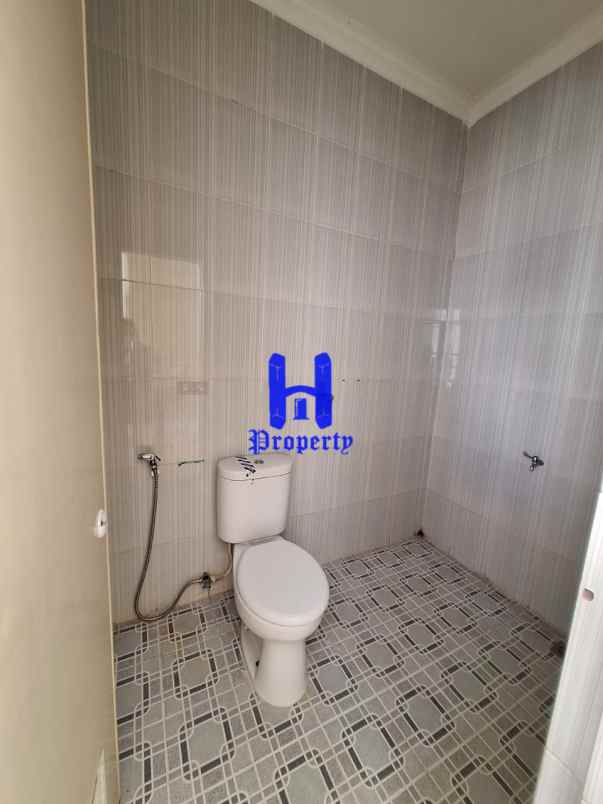 dijual rumah komplek green park cluster