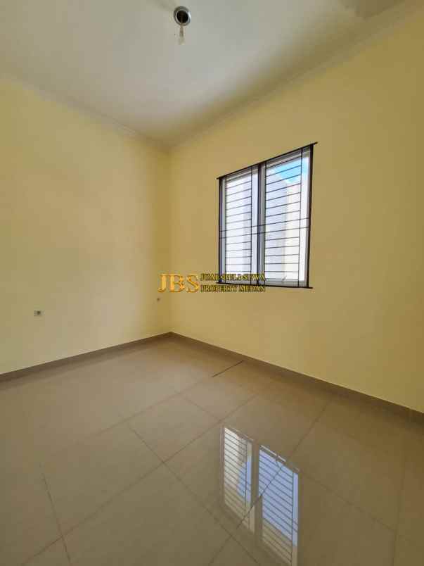 dijual rumah komplek green park cluster