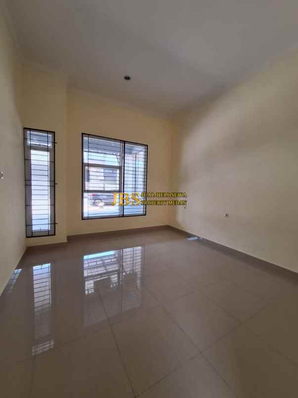 dijual rumah komplek green park cluster