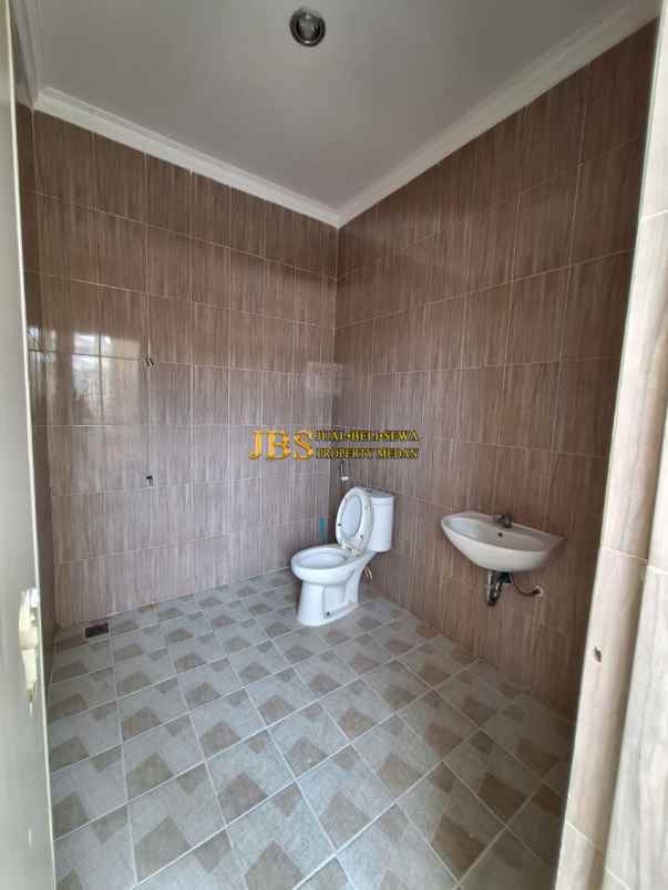 dijual rumah komplek green park cluster