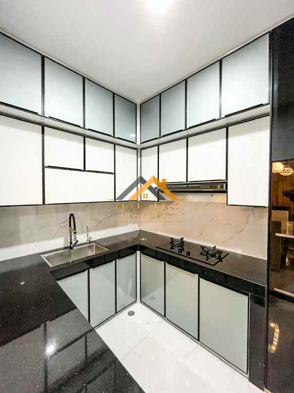 dijual rumah komplek jewel park jalan