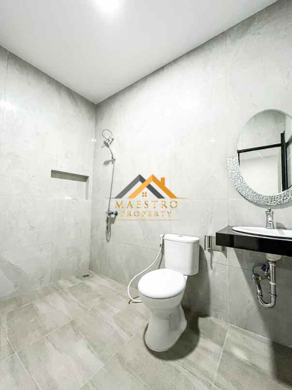 dijual rumah komplek jewel park jalan