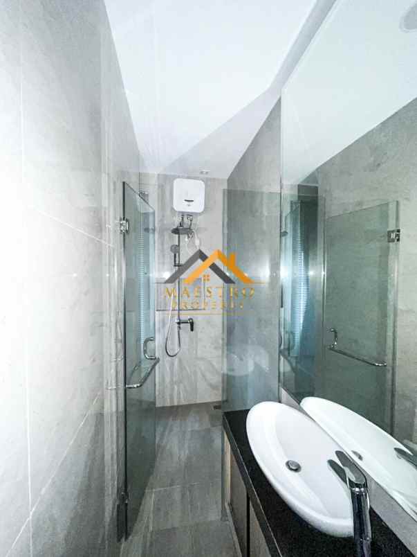 dijual rumah komplek jewel park jalan