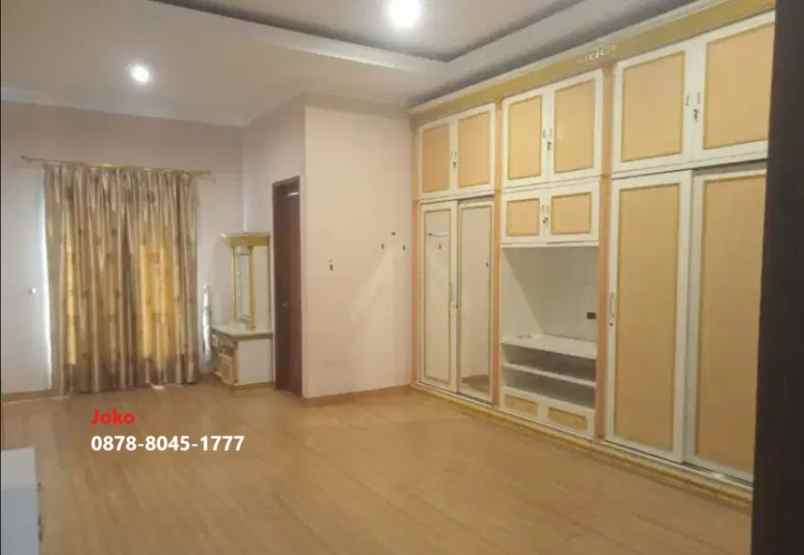dijual rumah komplek ligamas