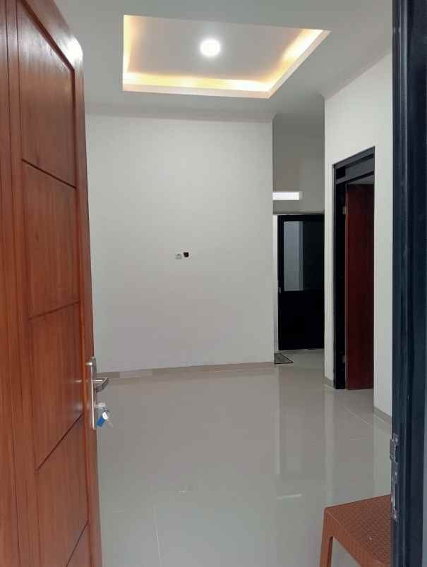 dijual rumah komplek permata biru