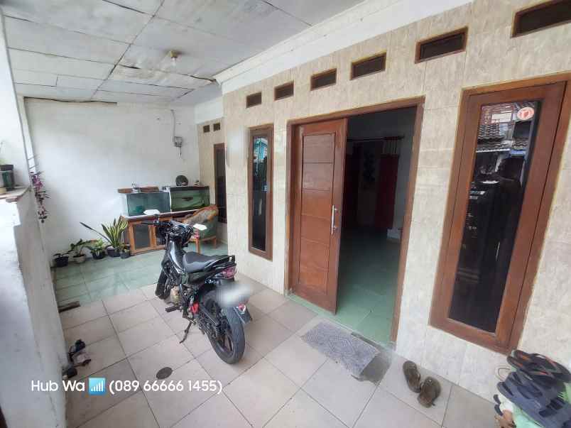 dijual rumah komplek perumahan pondok