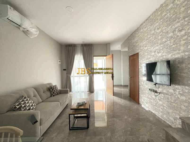 dijual rumah komplek the vienna