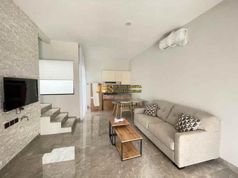 dijual rumah komplek the vienna