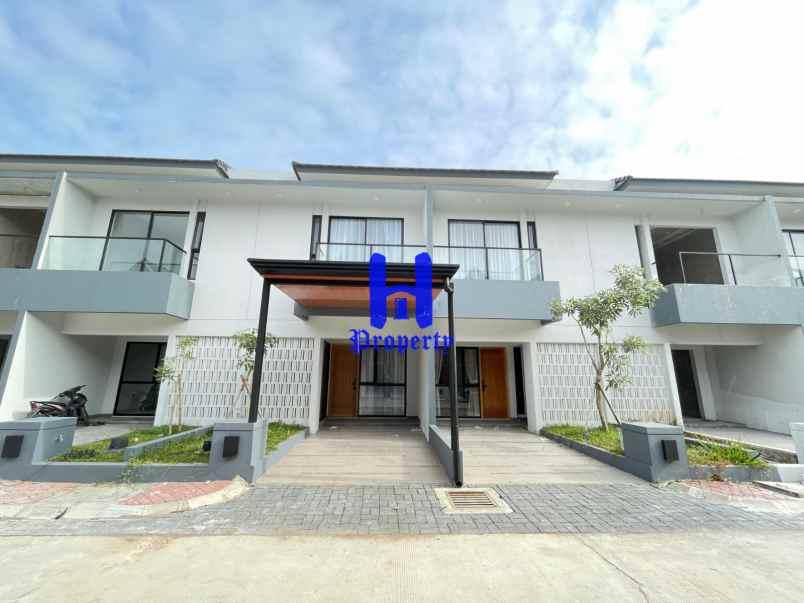 dijual rumah komplek the vienna