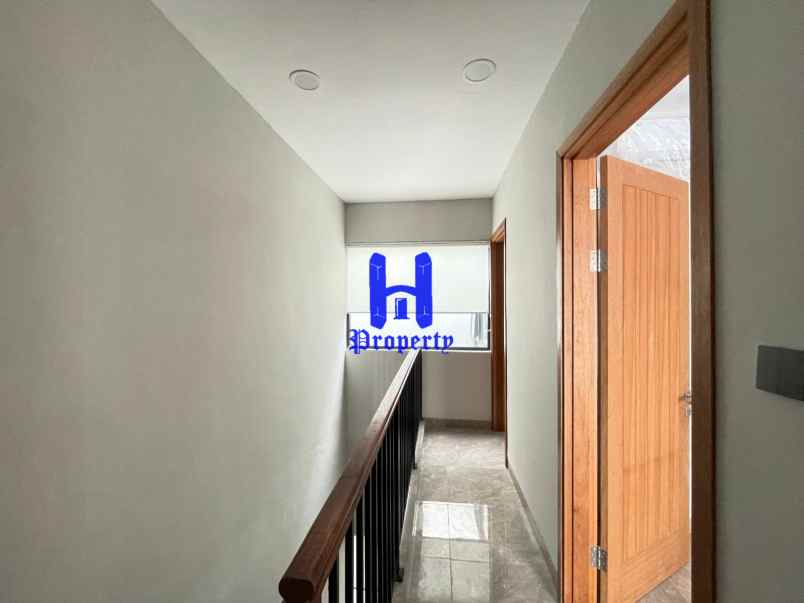 dijual rumah komplek the vienna