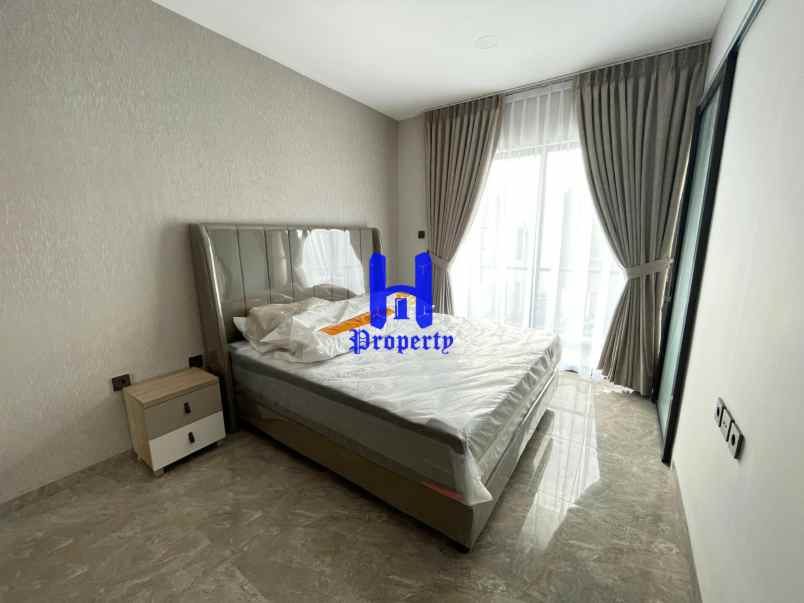 dijual rumah komplek the vienna