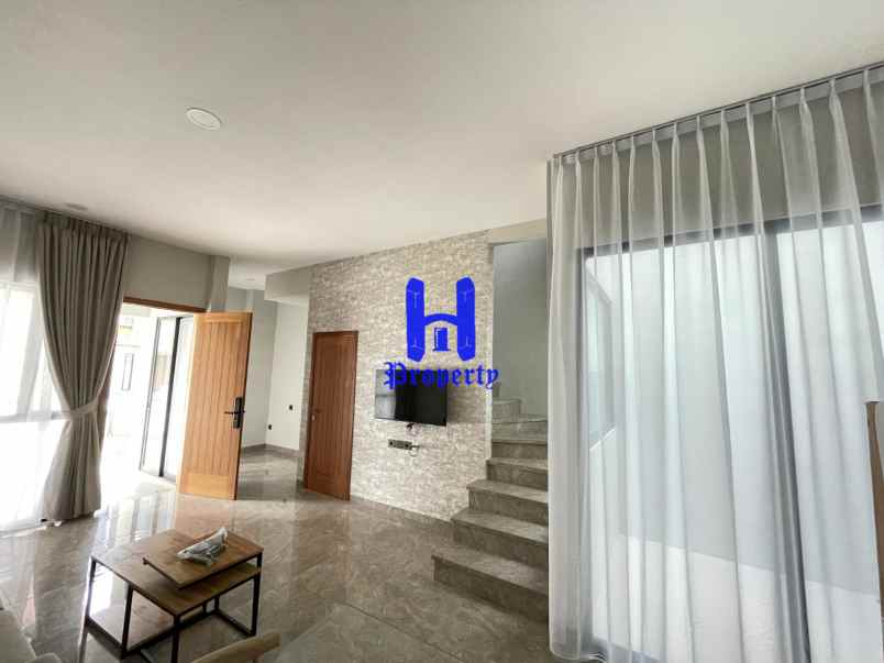 dijual rumah komplek the vienna