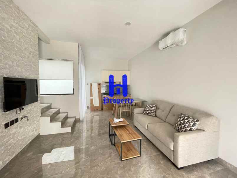 dijual rumah komplek the vienna