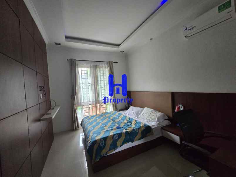 dijual rumah komplek villa panbil jalan