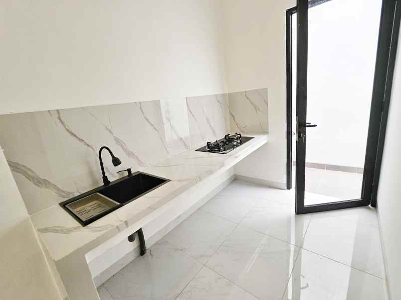 dijual rumah kota harapan indah bekasi