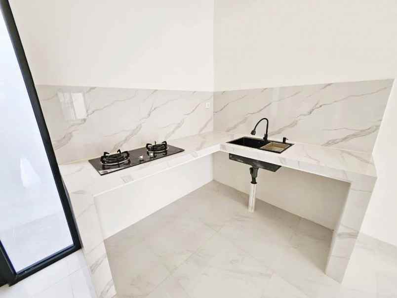 dijual rumah kota harapan indah bekasi