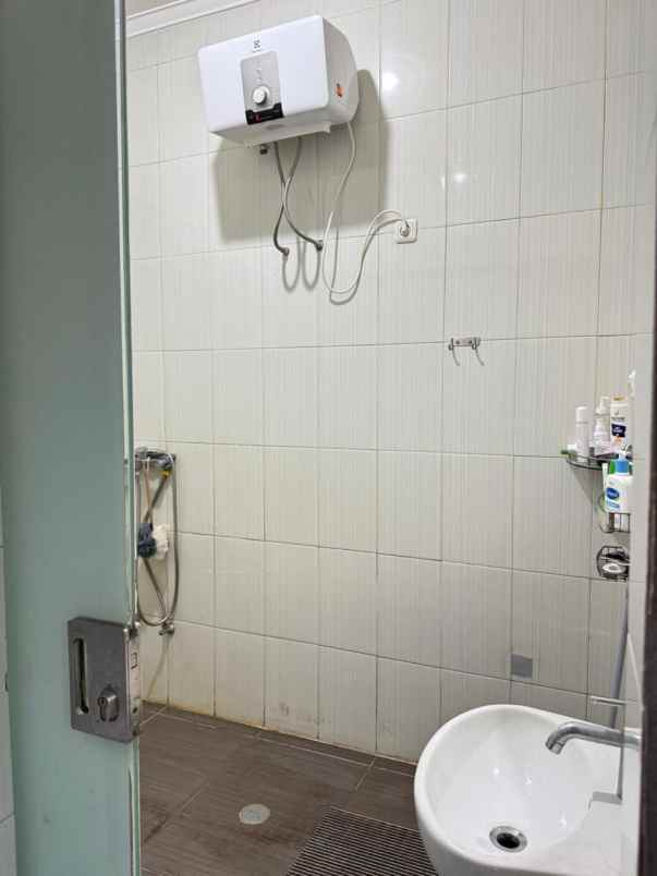 dijual rumah kota wisata cibubur