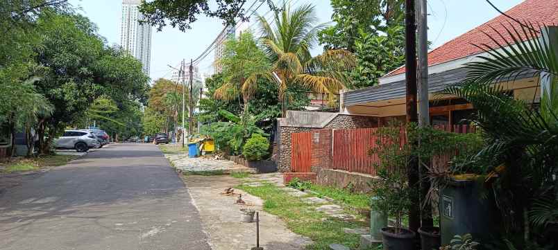 dijual rumah lama hitung tanah kawasan kebayoran baru