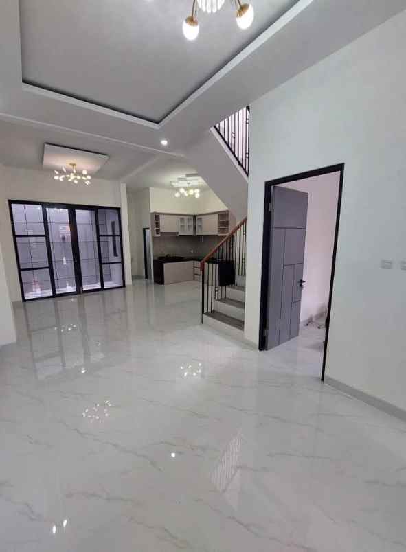 dijual rumah lippo karawaci