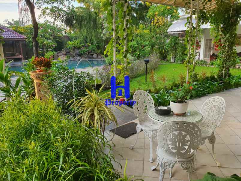 dijual rumah lux di komplek bukit hijau regency medan