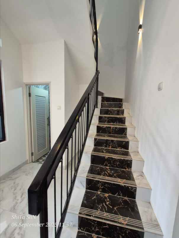 dijual rumah mampang pancoran mas depok