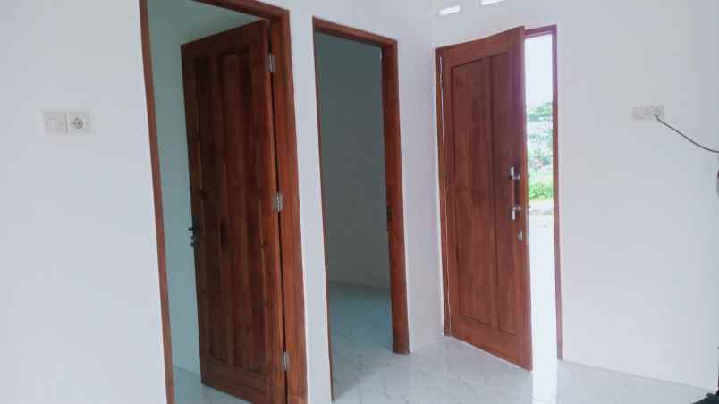 dijual rumah manisrenggo