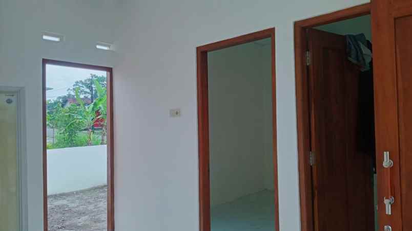 dijual rumah manisrenggo