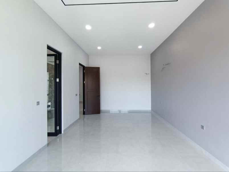 dijual rumah manyar jaya surabaya