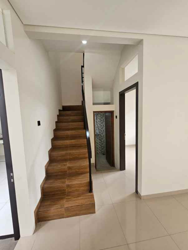 dijual rumah margahayu