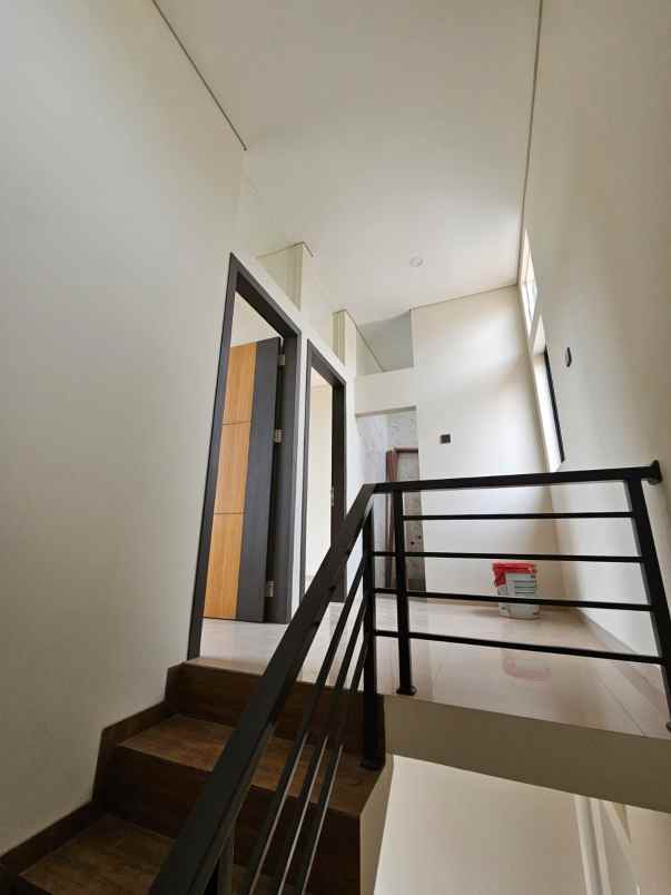 dijual rumah margahayu