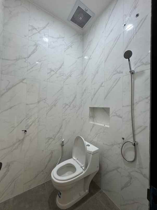 dijual rumah margoluwih