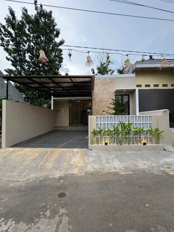 dijual rumah margoluwih