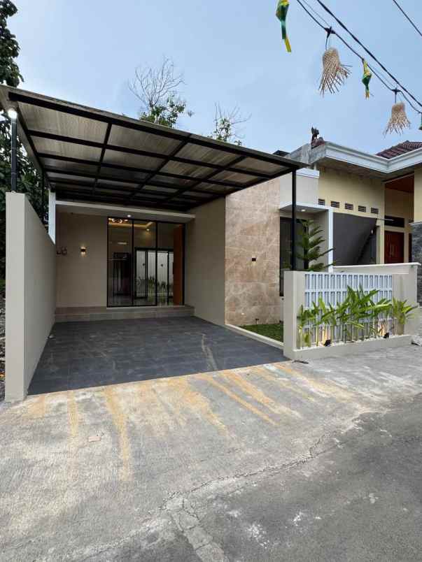 dijual rumah margoluwih