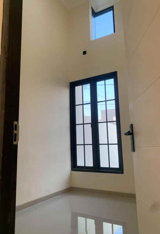 dijual rumah medokan