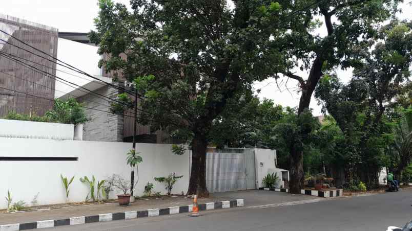 dijual rumah mewah di kawasan senayan jakarta selatan