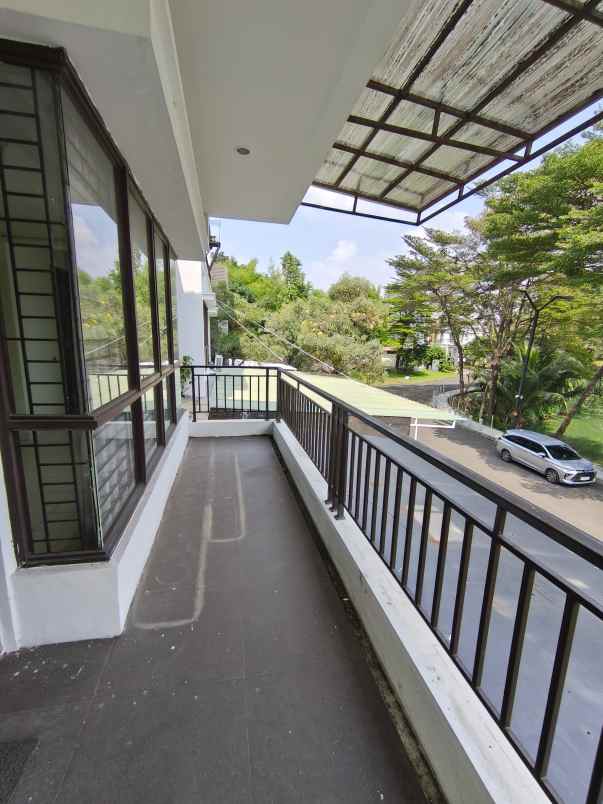 dijual rumah mewah view danau serenade gading serpong