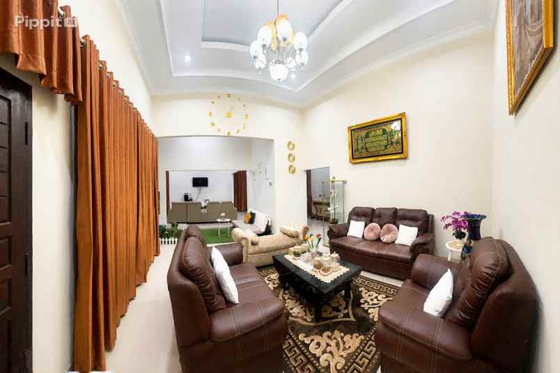 dijual rumah modern klasik