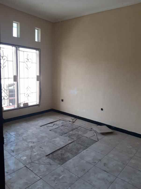 dijual rumah mulyosari