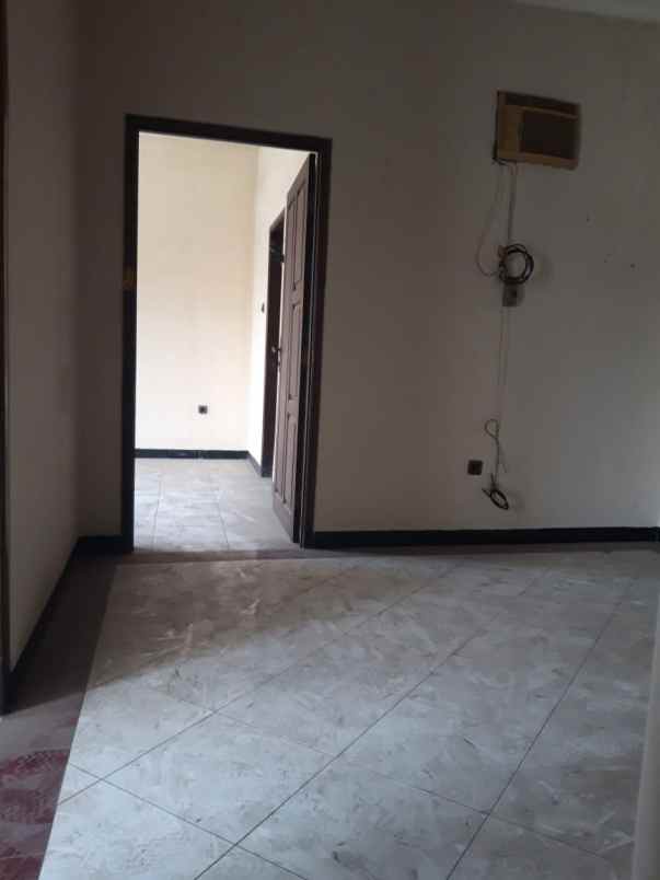 dijual rumah mulyosari
