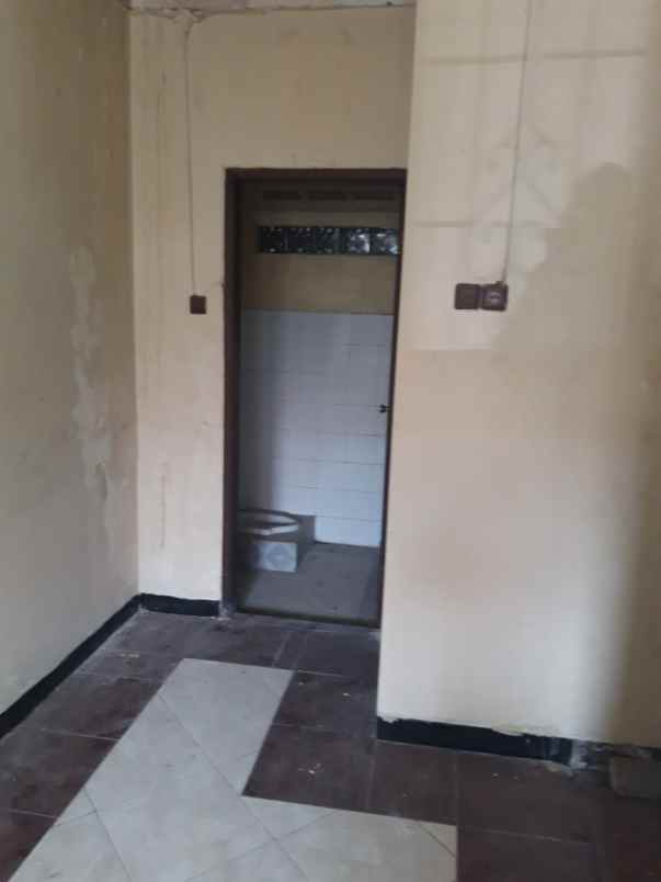 dijual rumah mulyosari