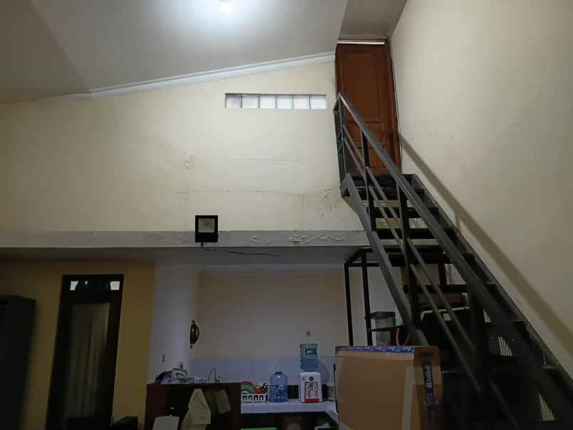dijual rumah murah di komplek awani residance