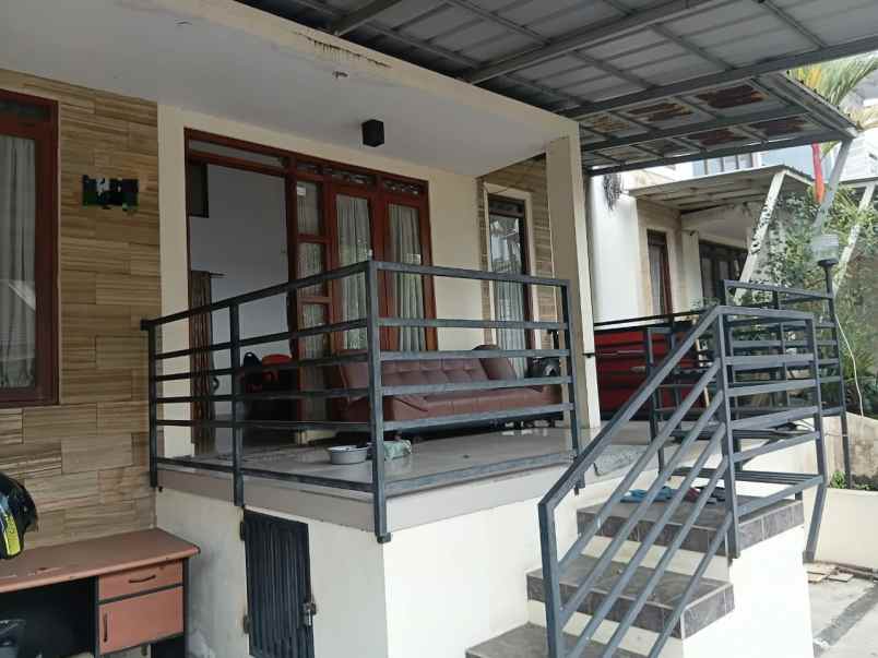 dijual rumah murah di komplek awani residance