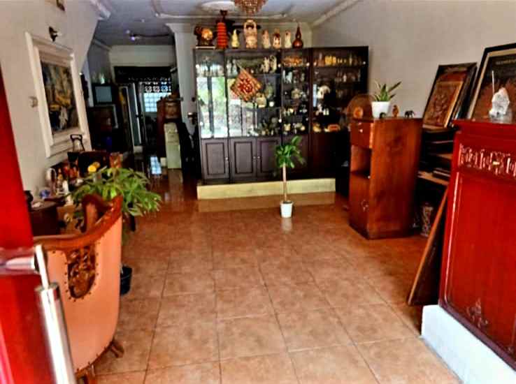 dijual rumah nginden intan barat