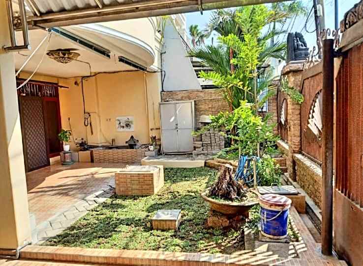 dijual rumah nginden intan barat