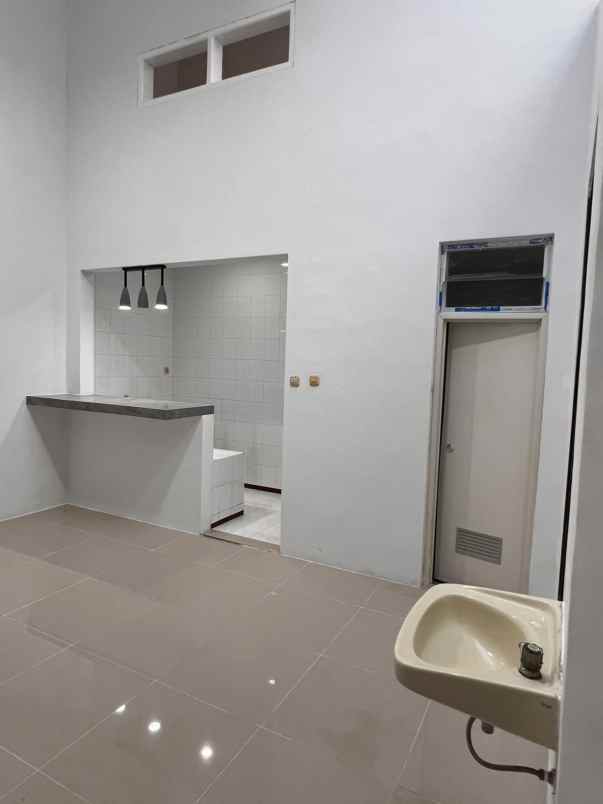 dijual rumah nginden intan timur