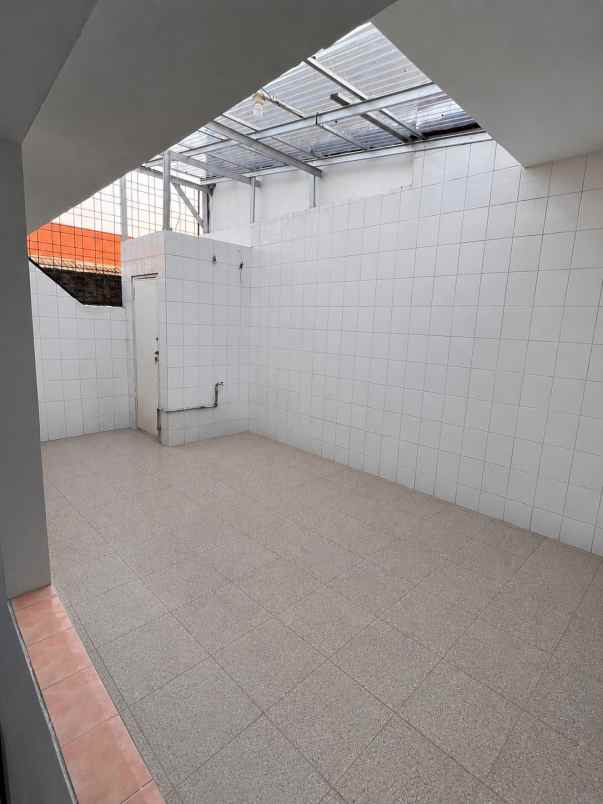 dijual rumah nginden intan timur