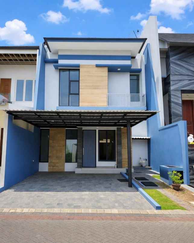 dijual rumah pakuwon city